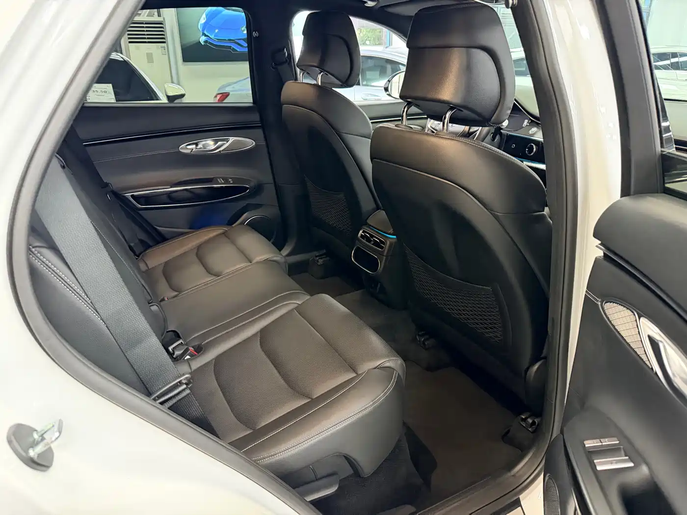 Genesis GV70 2023 2.5T AWD Luxury фото 23