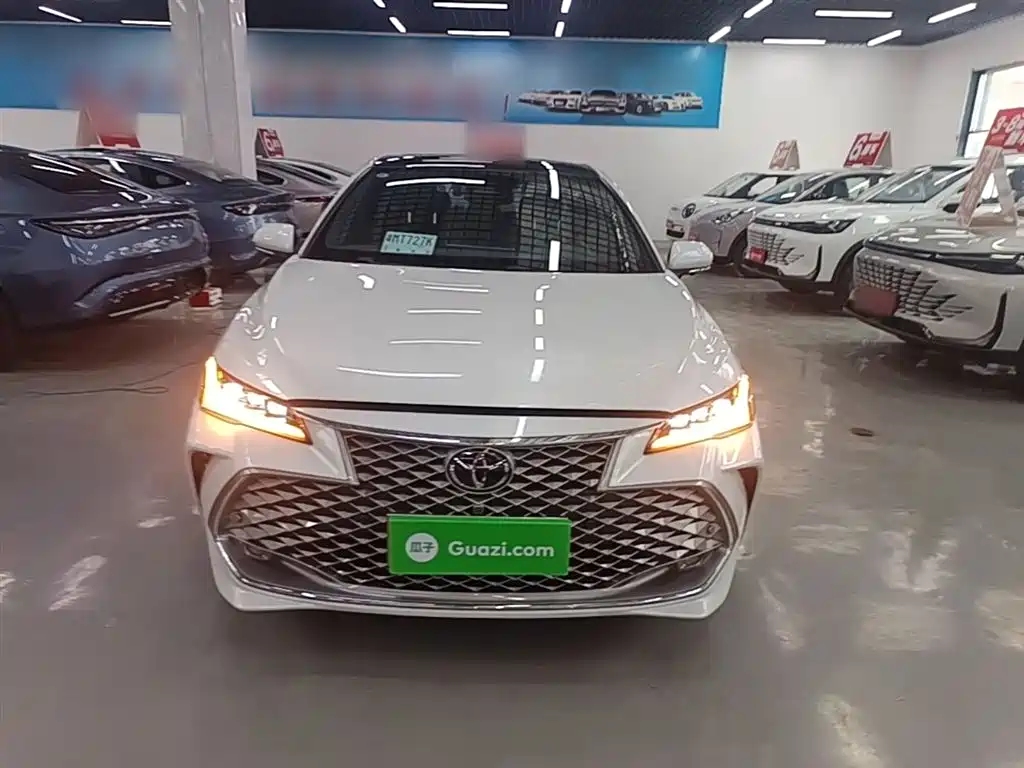 Toyota Avalon 2024 Model Hybrid 2.5L XLE Prestige Edition фото 3