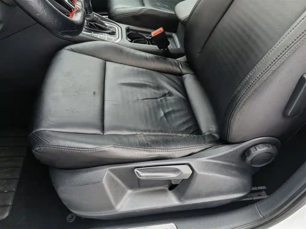 Volkswagen Golf Sportsvan 2016 1.6L Automatic Comfort фото 20