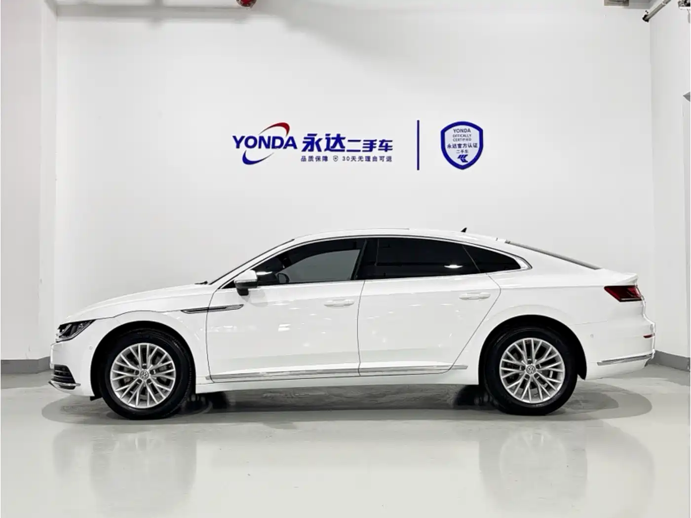 Volkswagen FAW-Volkswagen CC 2019 330TSI Charm Edition China VI фото 2