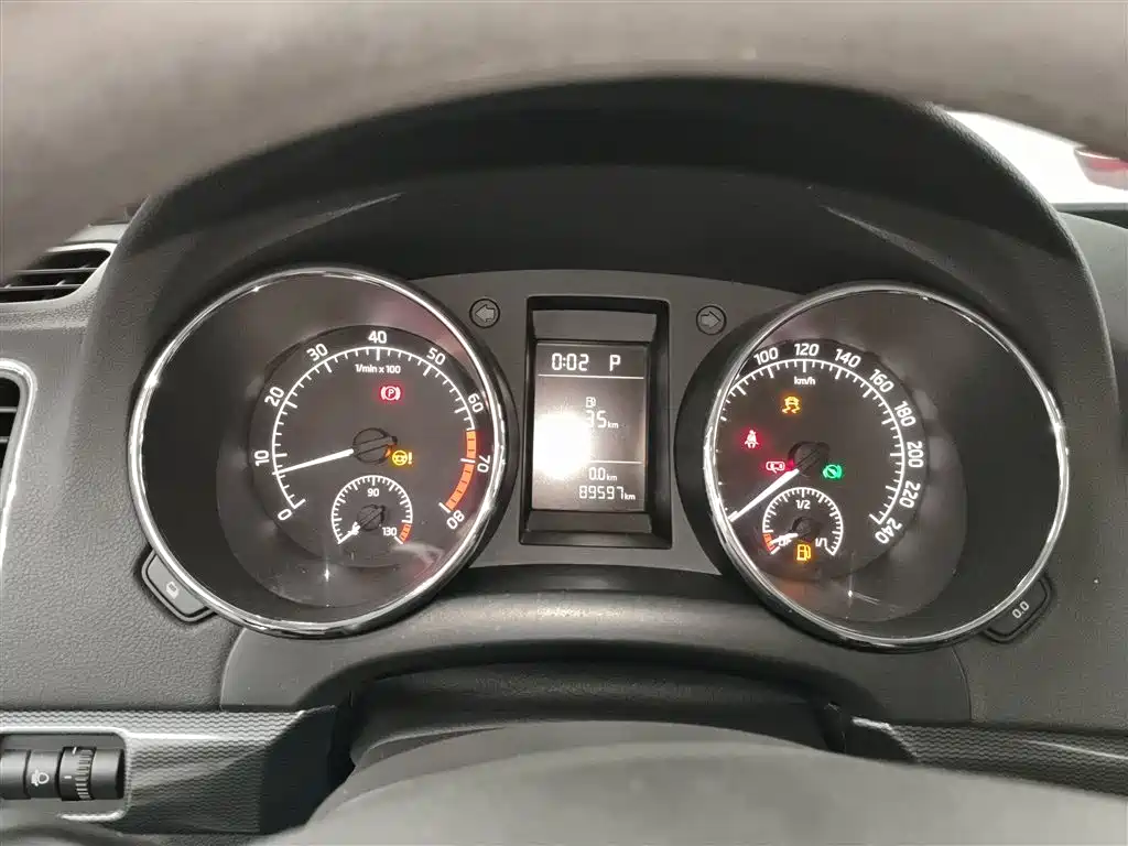 Škoda Yeti 2016 1.4TSI DSG Forward Edition фото 12