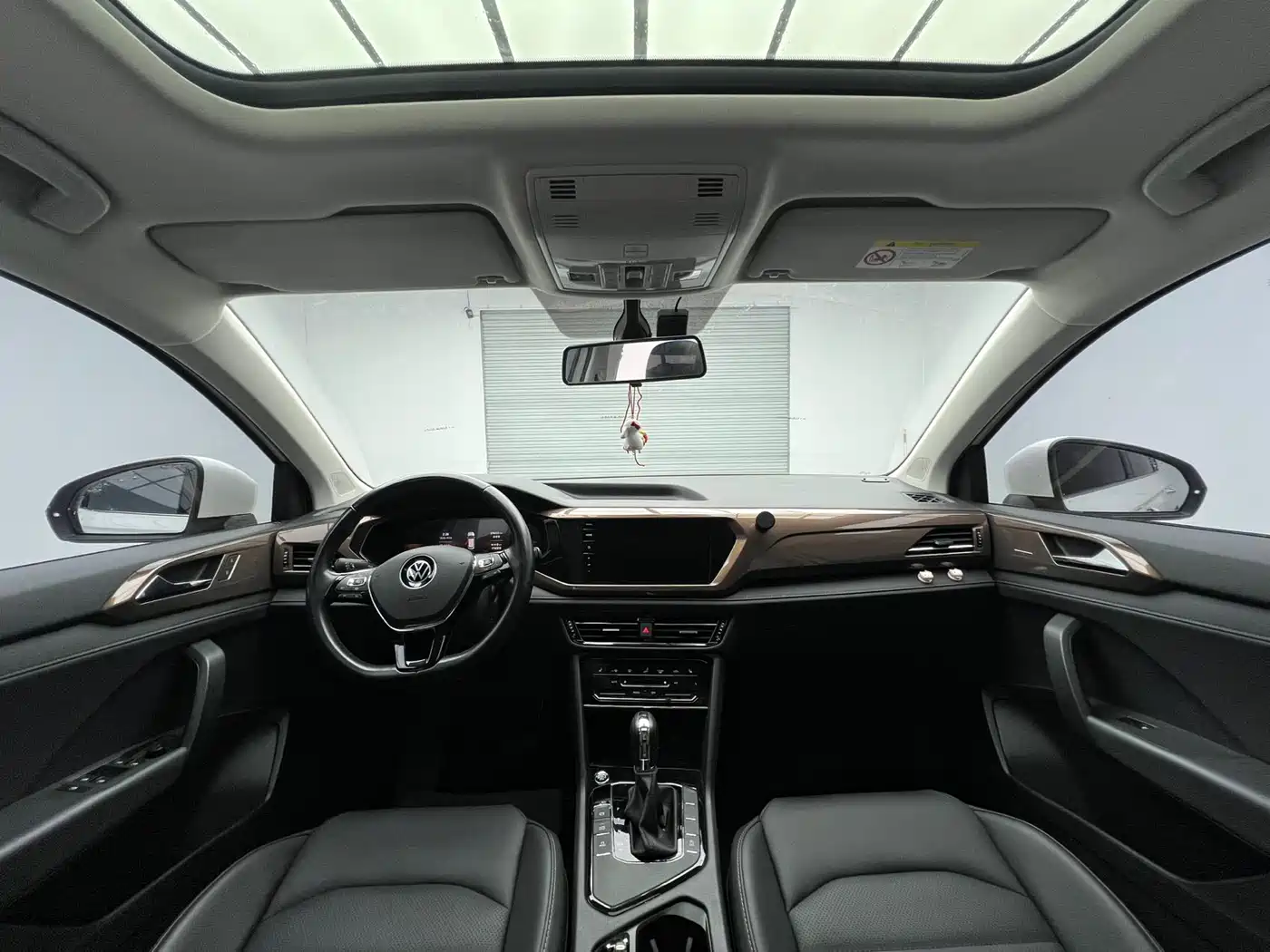 Volkswagen Tharu 2022 280TSI FWD Luxury Edition фото 13