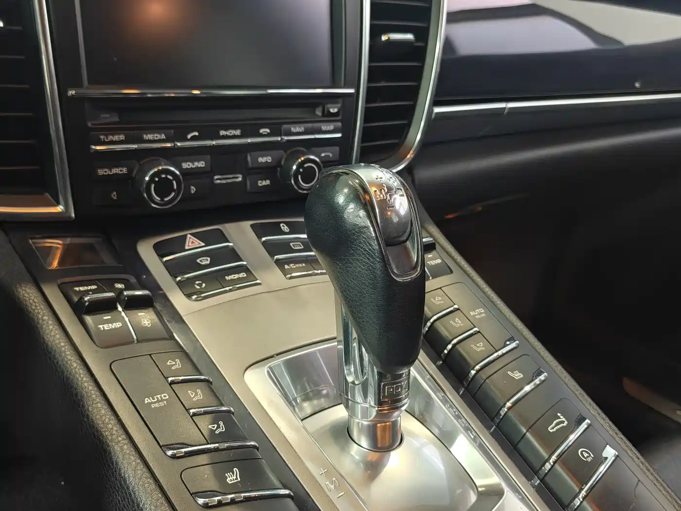 Porsche Panamera 2010 Panamera 4 3.6L фото 28