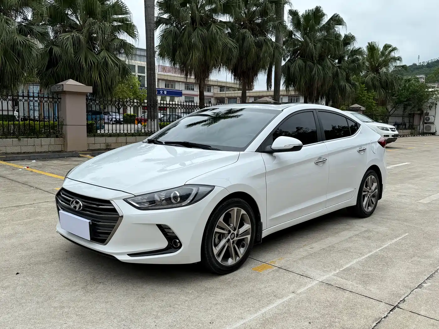 Hyundai Elantra 2016 Model 1.6L Automatic Smart Elite