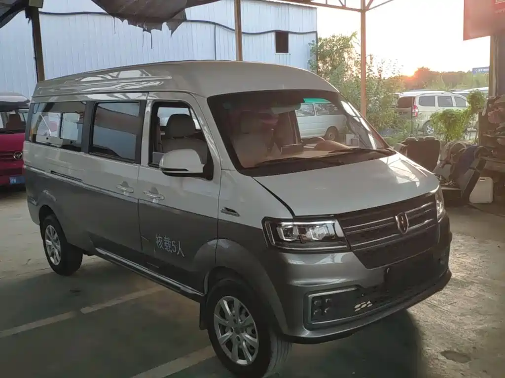 Jinbei New Hiace S 2024 2023 1.5L Fortune Bus 5/6/7-seater Non-AC Version SWC15M