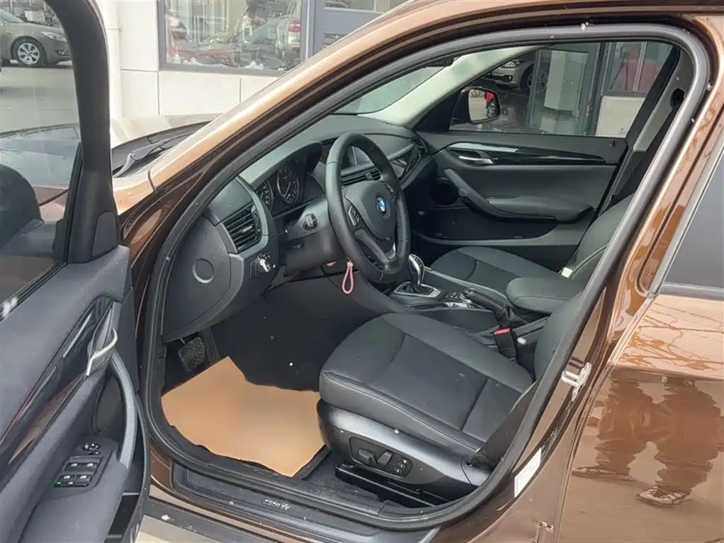 BMW X1 2015 Model sDrive18i Leading Advanced Edition фото 23