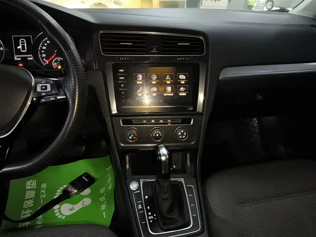Volkswagen Golf 2020 Beloved Edition 280TSI DSG Comfort фото 9