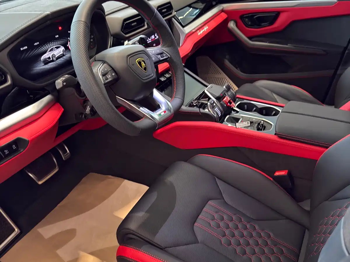 Lamborghini Urus SE 2025 4.0T Standard Edition фото 3