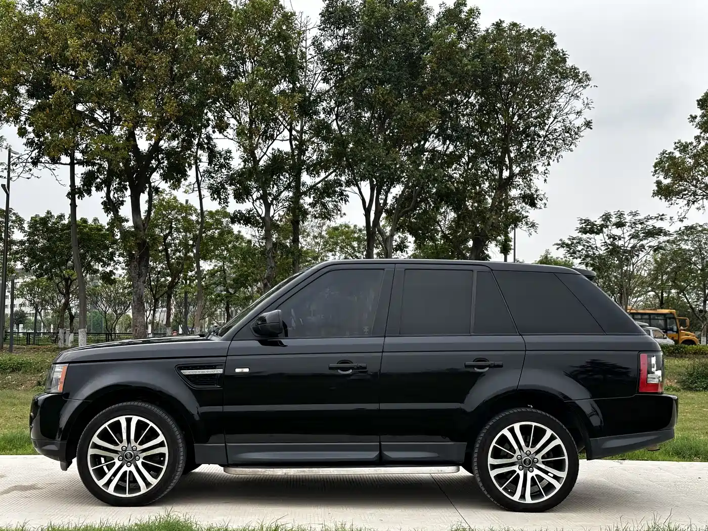 Land Rover Range Rover Sport 2013 3.0 TDV6 Black Label Limited Edition фото 4