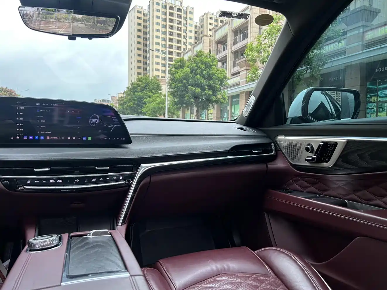 Фото 33 - Cadillac CT6