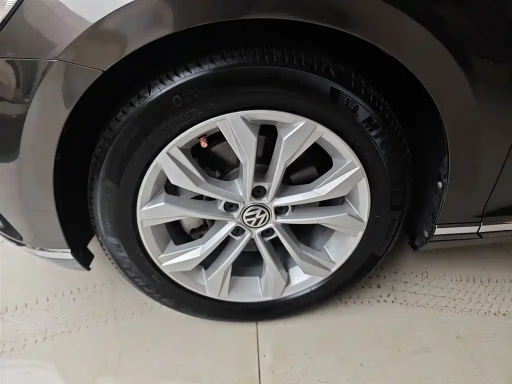Volkswagen Magotan 2017 330TSI DSG Luxury фото 23