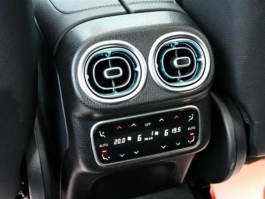 Mercedes-Benz GLC 2024 GLC 260 L 4MATIC Luxury 5-seater фото 33