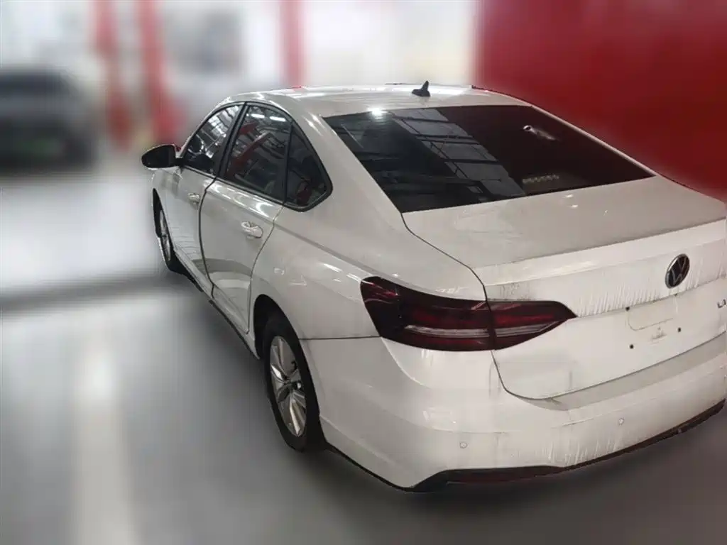 Volkswagen Lavida 2023 1.5L Auto Delight Edition фото 9