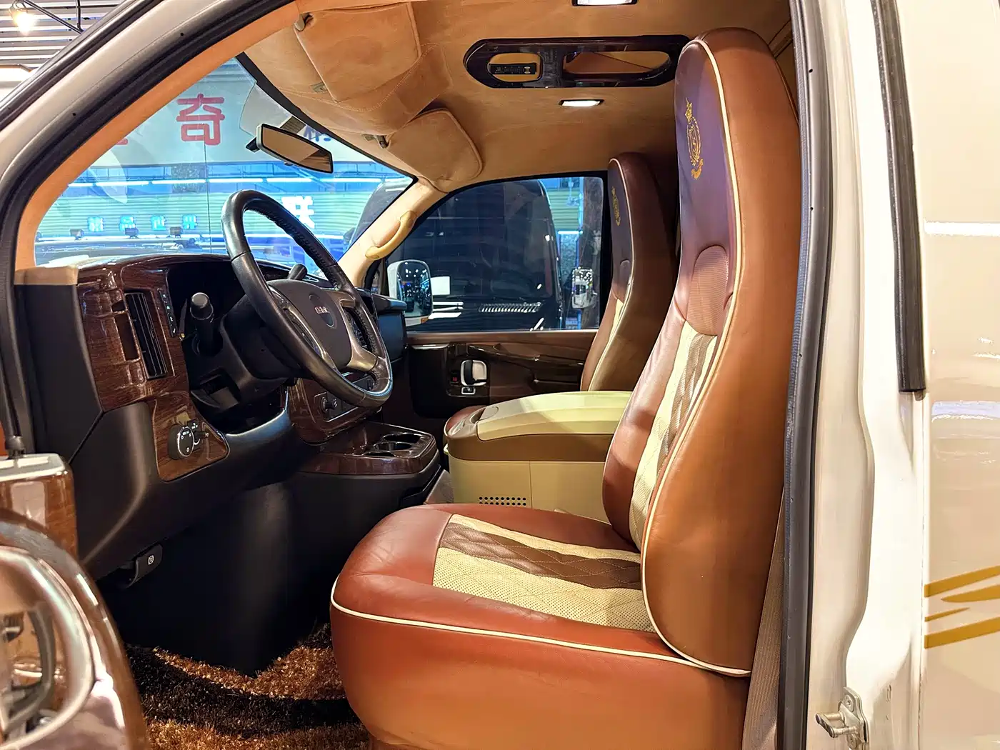 GMC Savana 2017 2016 5.3L G600S 4WD Elegant Edition