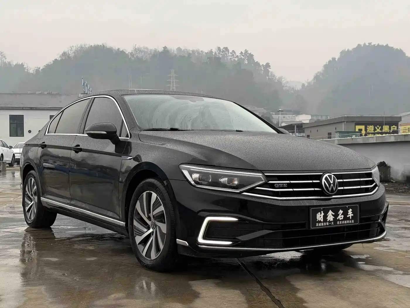 VOLKSWAGEN MAGOTAN GTE PLUG IN HYBRID