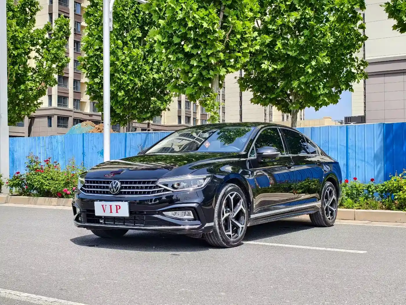 Photo 1 - Volkswagen Magotan