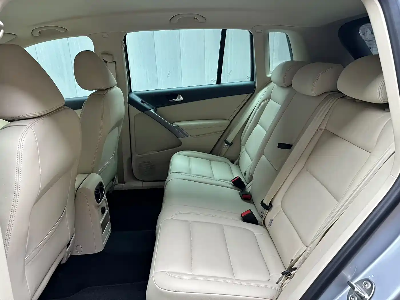 Volkswagen Tiguan 2010 1.8TSI Automatic 2WD Trend фото 8