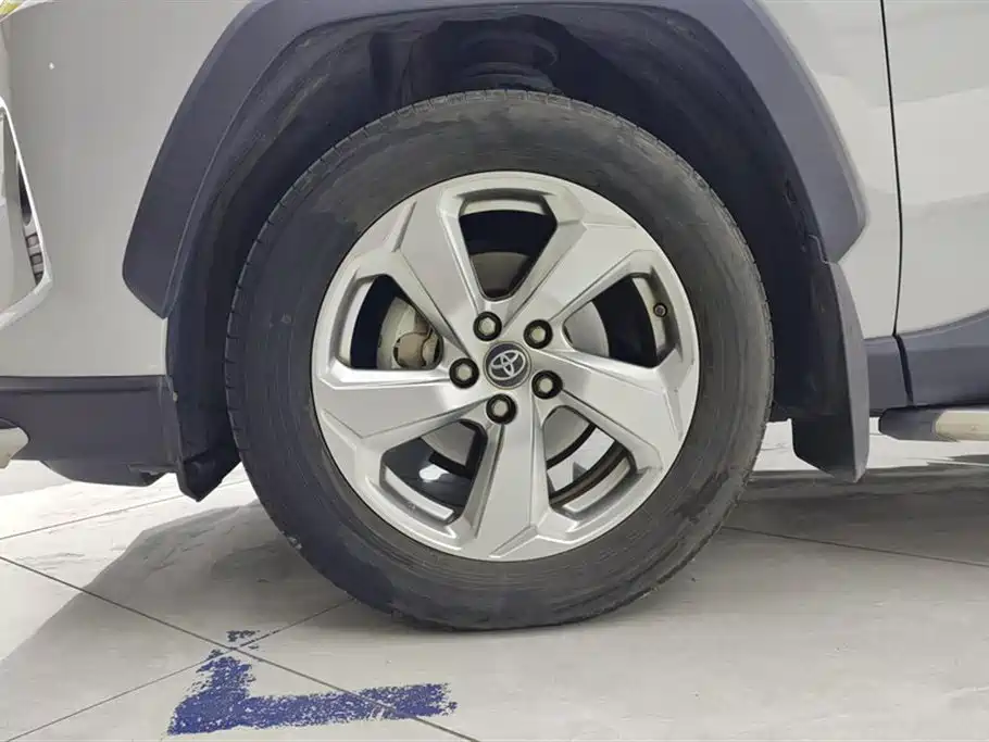Toyota RAV4 Rongfang 2022 2.0L CVT 2WD Trend Plus Edition фото 6