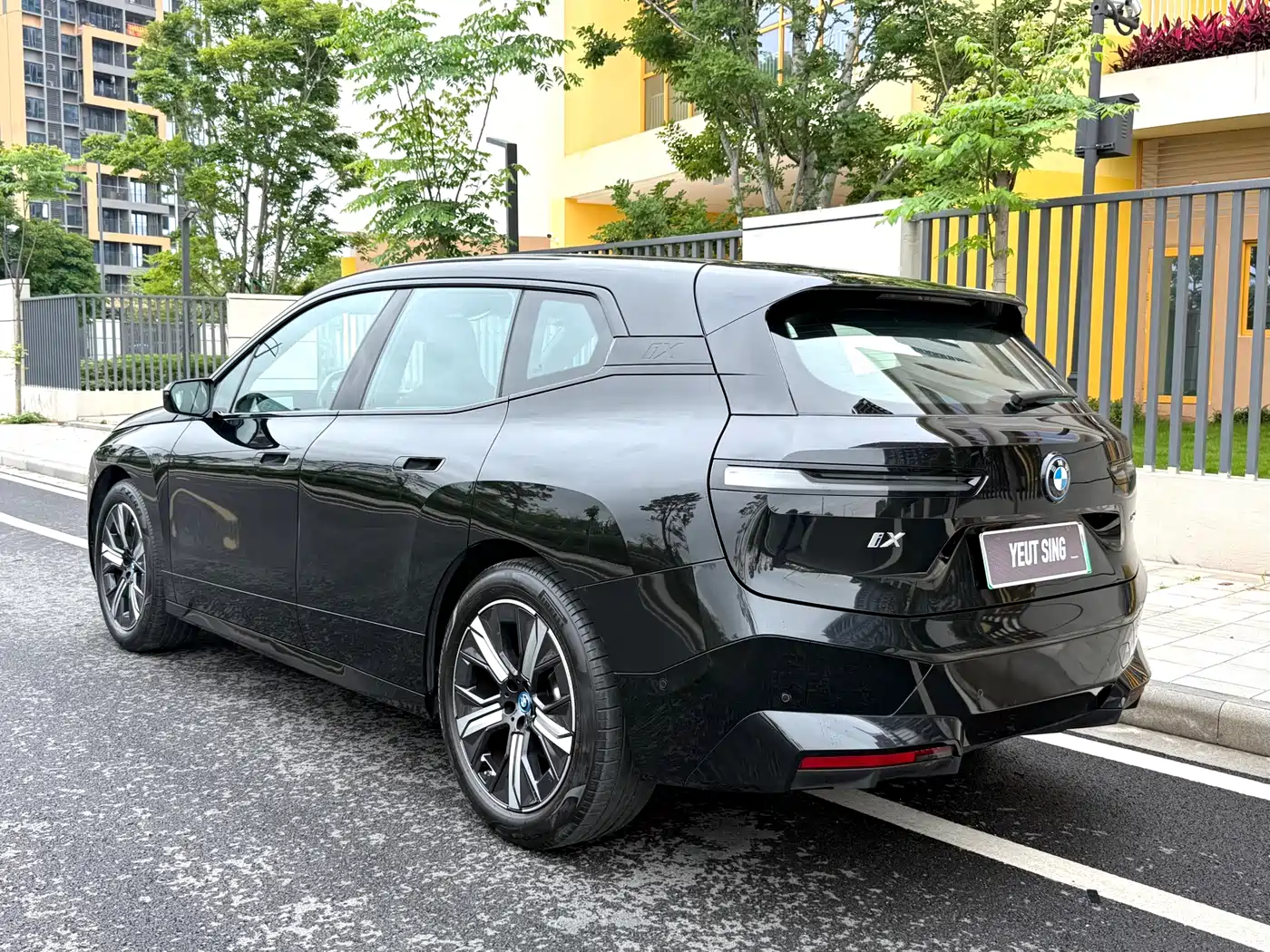 BMW iX 2022 xDrive40 фото 11