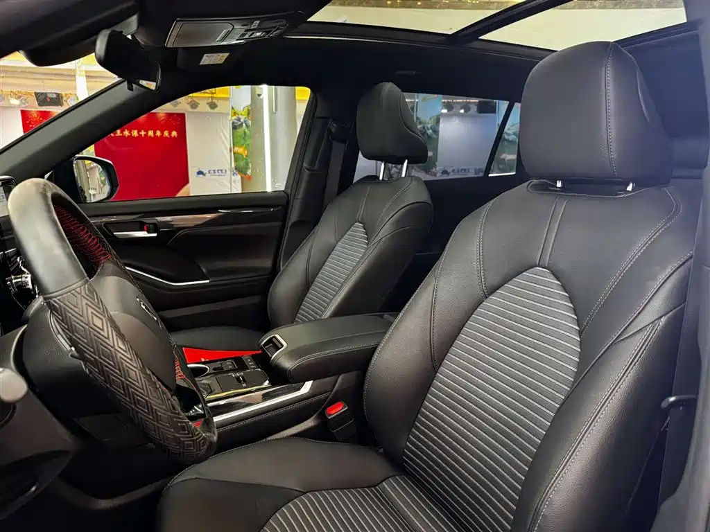 Toyota Crown Kluger 2023 2.5L HEV AWD Luxury Edition фото 7