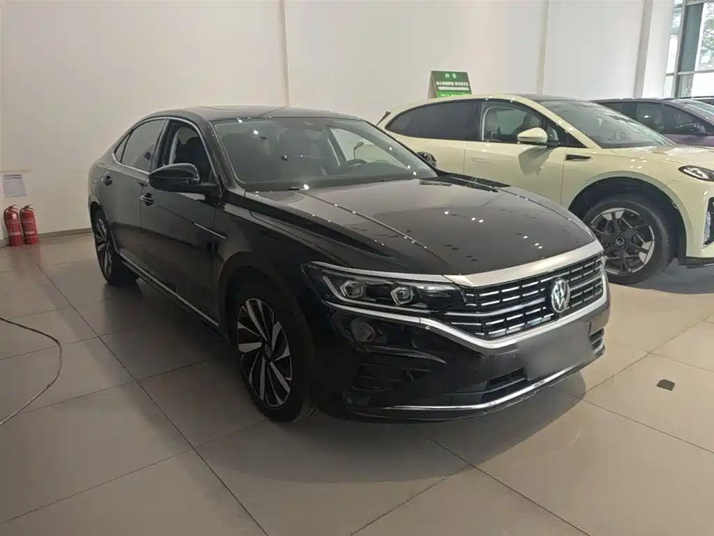 Volkswagen Passat 2025 Outstanding 380TSI Dragon Glory Edition фото 4