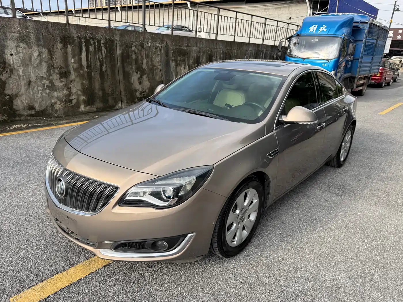 Photo 1 - Buick Regal