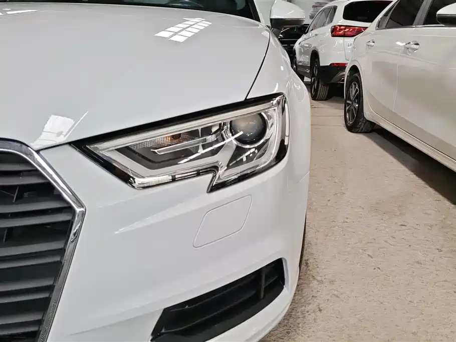 Audi A3 2018 30th Anniversary Limousine 35 TFSI Progressive фото 5