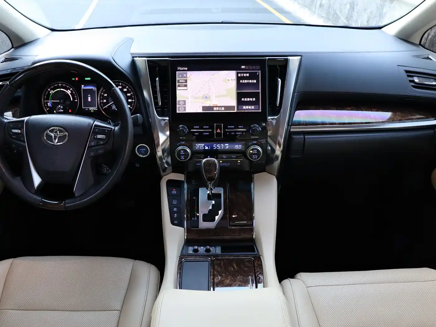 Toyota Alphard 2021 Hybrid 2.5L Luxury фото 16