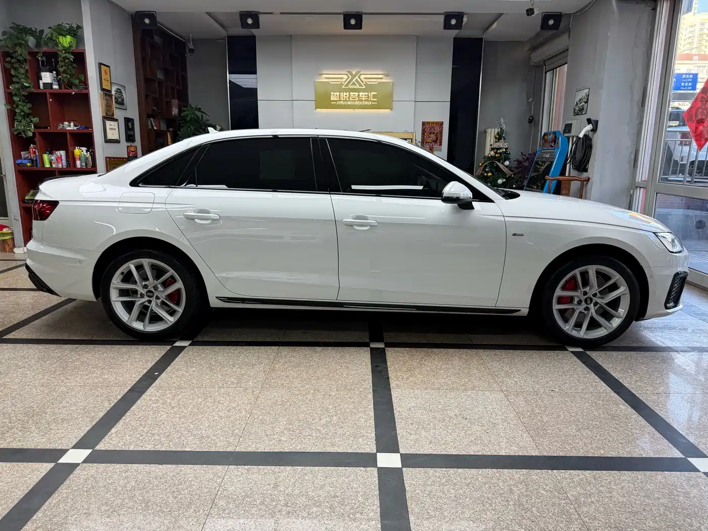 Audi A4L 2023 40 TFSI Luxury Sport фото 5