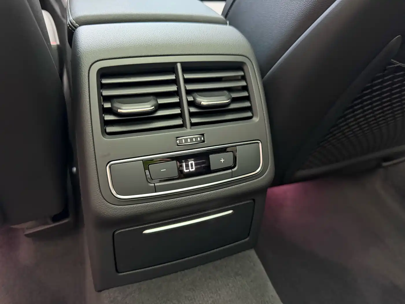 Audi A4L 2023 40 TFSI Luxury Sport фото 25