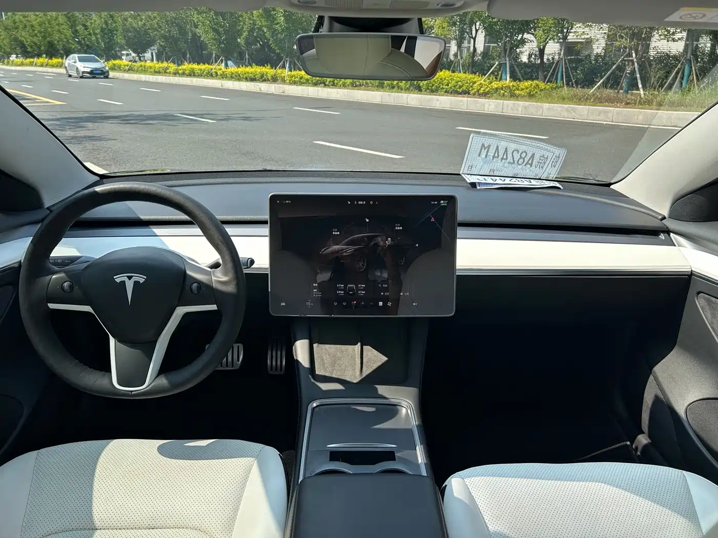 Фото 6 - Tesla Model 3