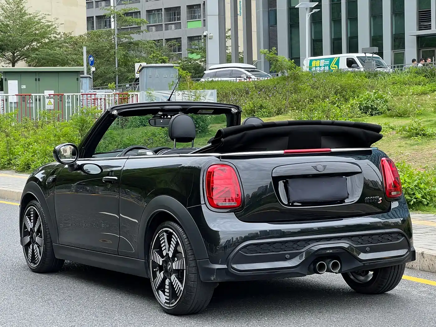 MINI 2023 Facelift 2.0T COOPER S CABRIO Artist фото 4