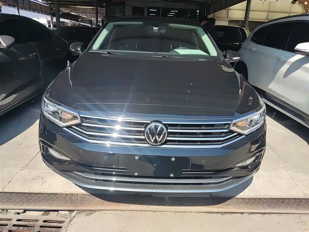 Volkswagen Magotan 2020 330TSI DSG Luxury фото 3