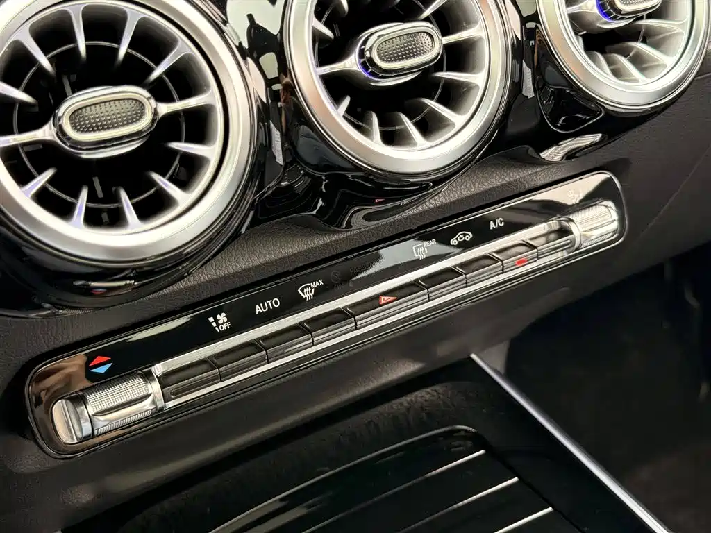 Mercedes-Benz GLB 2023 GLB 220 Dynamic фото 21