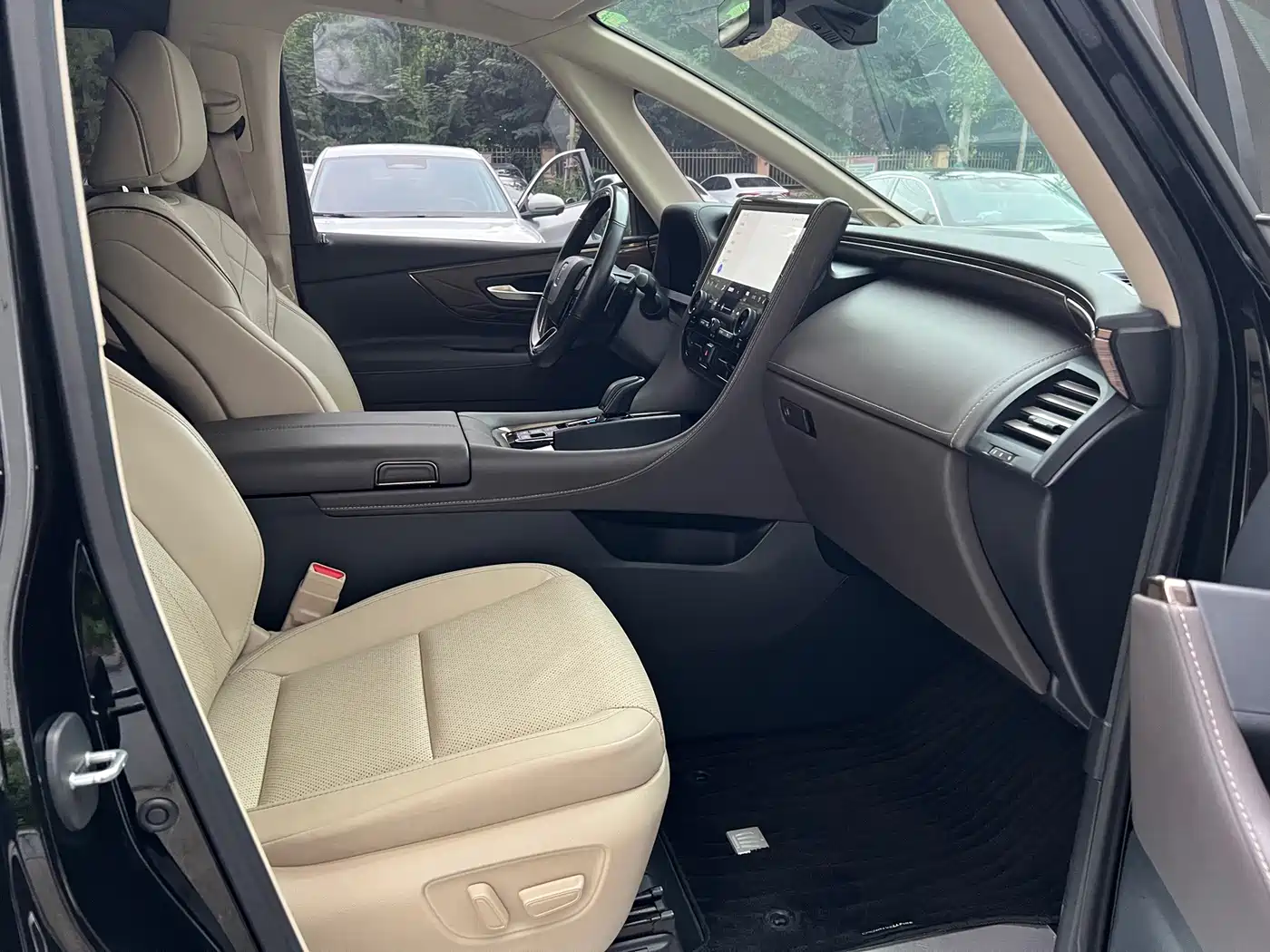 Toyota Vellfire 2023 2024 Crown Hybrid 2.5L Premium Edition