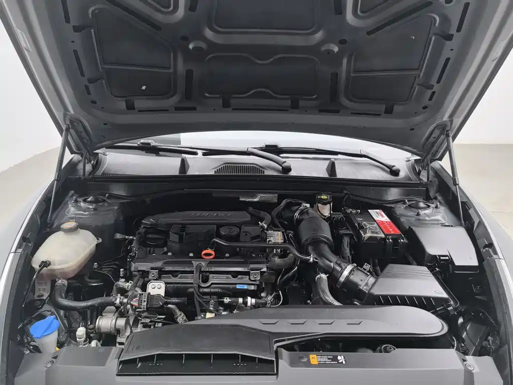 صورة 6 - Hyundai Sonata