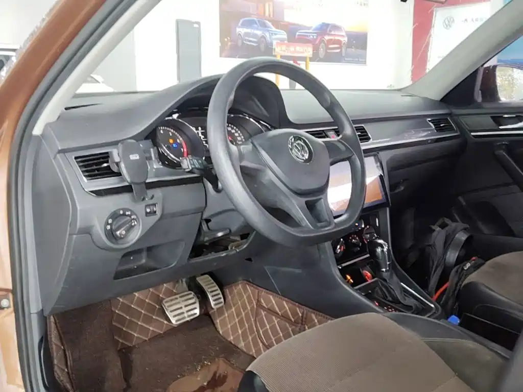 Volkswagen C-TREK 2018 2017 1.6L Automatic Comfort