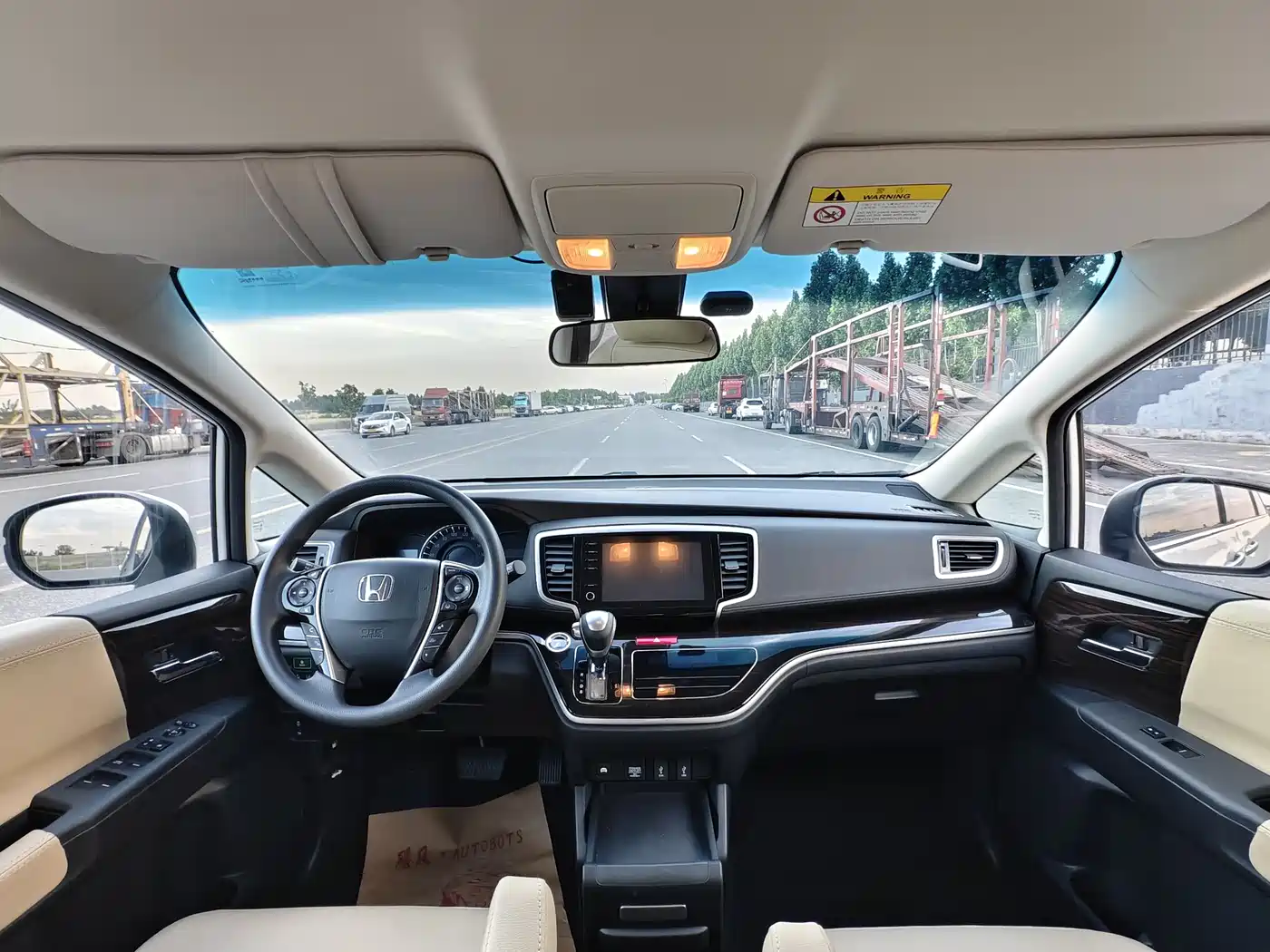 Honda Odyssey 2019 2.0L Sharp·Smooth Edition фото 5