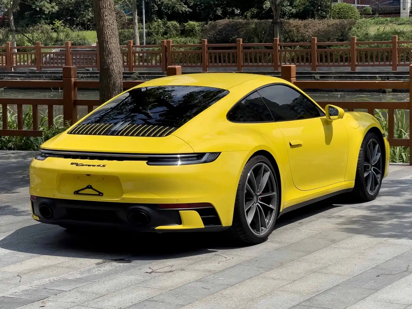Фото 4 - Porsche 911
