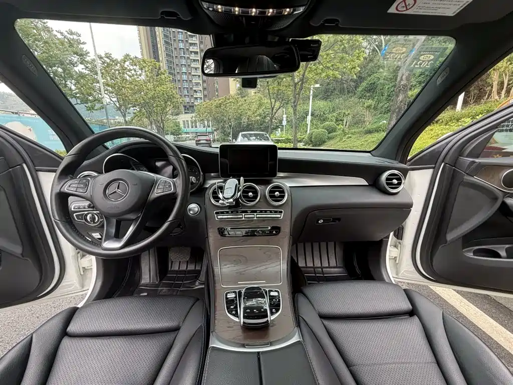 Mercedes-Benz GLC 2017 GLC 300 4MATIC Dynamic фото 10