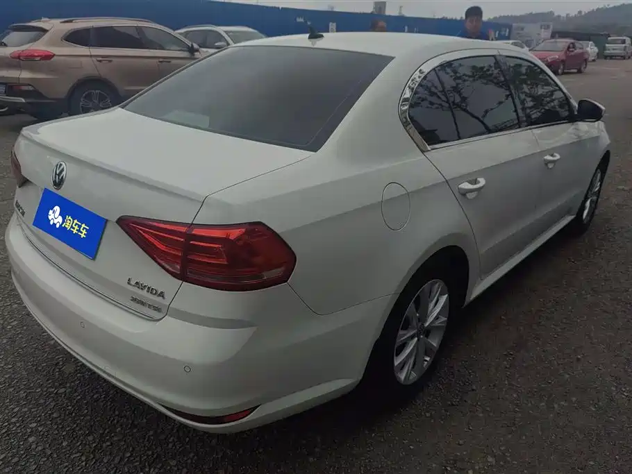 Volkswagen Lavida 2017 230TSI DSG Comfort Edition фото 3