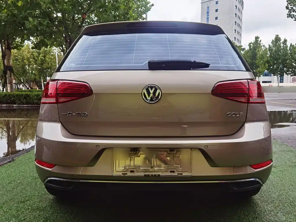 Фото 6 - Volkswagen Golf