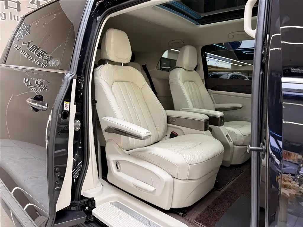 Volkswagen Viloran 2023 380TSI Prestige Edition фото 12
