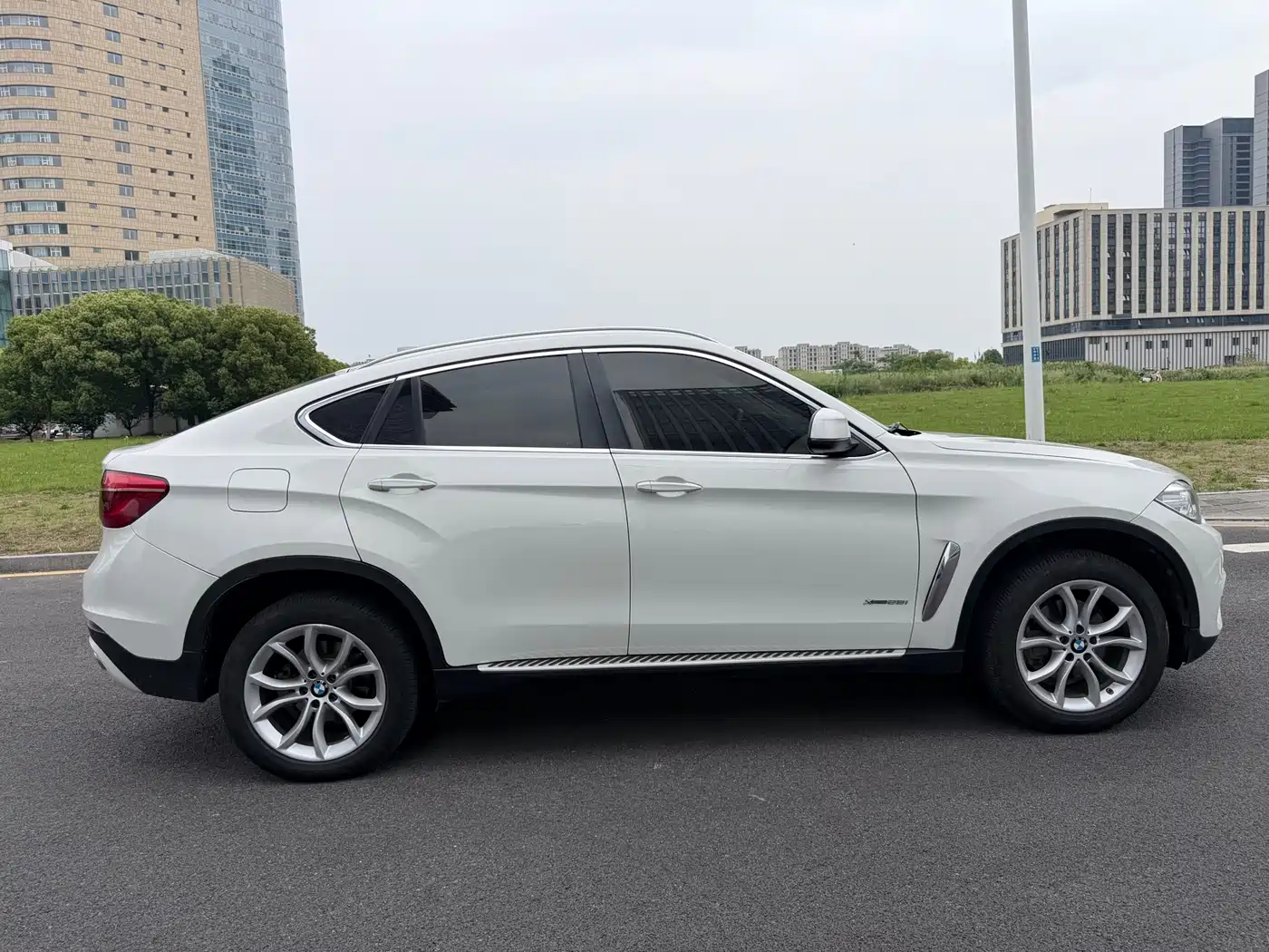 BMW X6 2015 xDrive28i фото 24