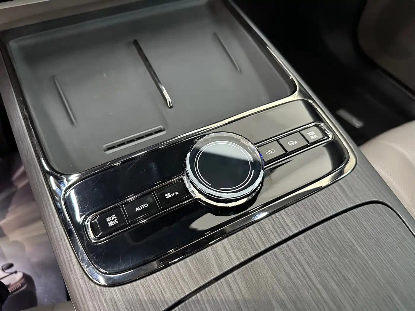 Geely Galaxy Galaxy Xingyao 8 2025 130km EM-P Starship Edition фото 14