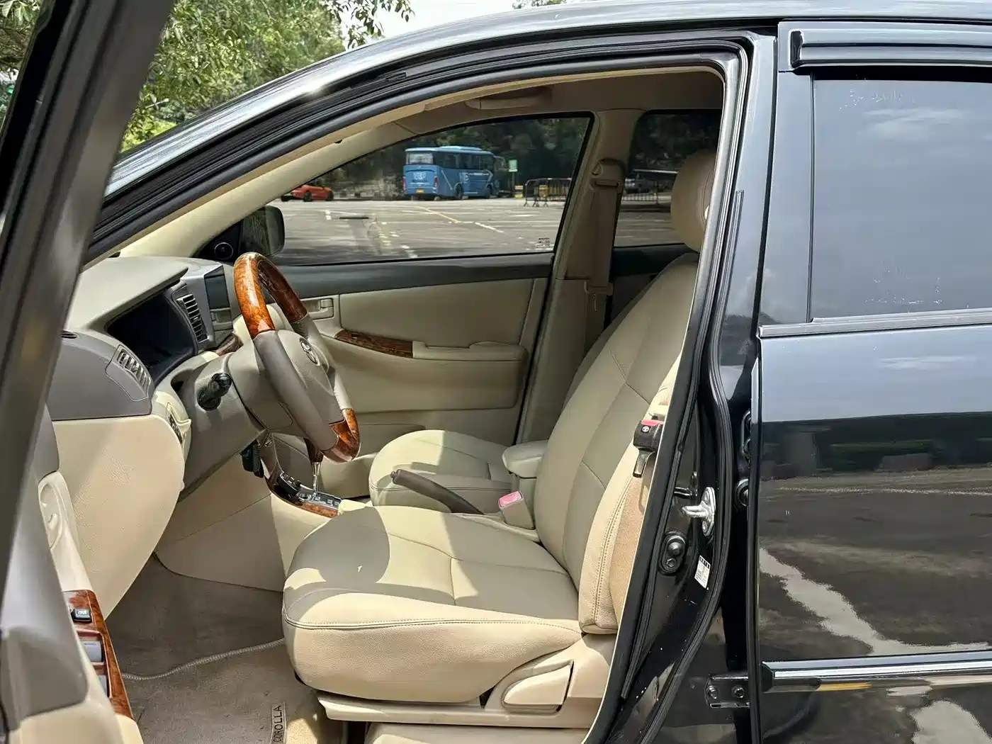 Toyota Corolla 2010 1.6L Automatic Classic Edition фото 4