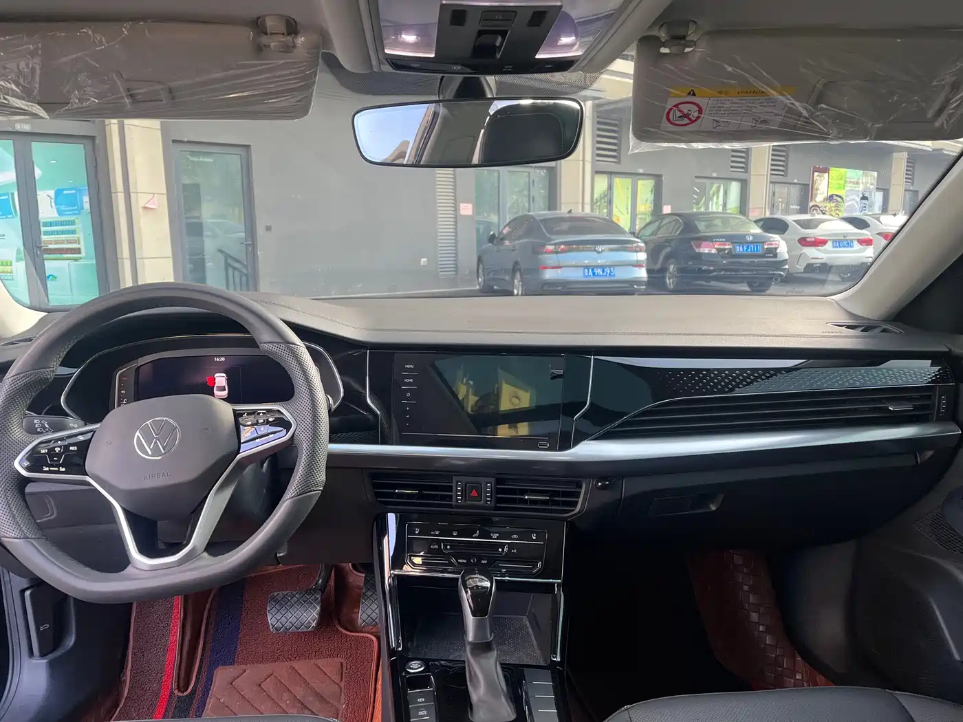 Volkswagen Passat 2024 380TSI Elite Edition фото 10
