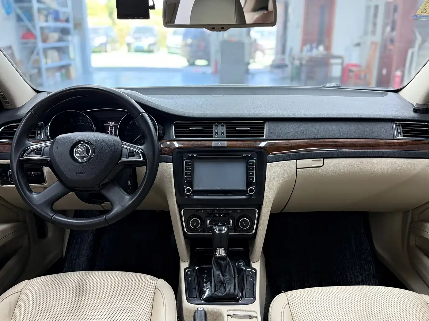 Škoda Superb 2013 1.8TSI Automatic Elegance Edition фото 8