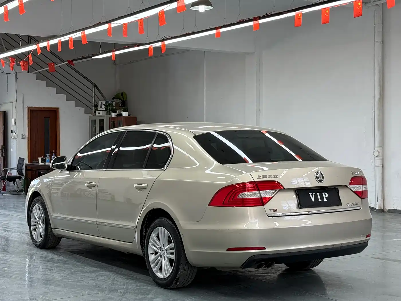 Škoda Superb 2013 1.8TSI Automatic Elegance Edition фото 19