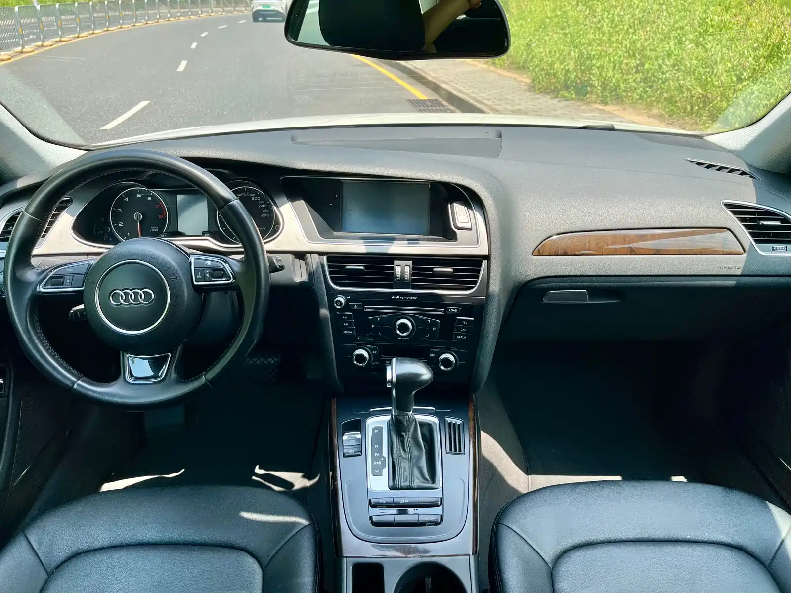 Фото 7 - Audi A4L